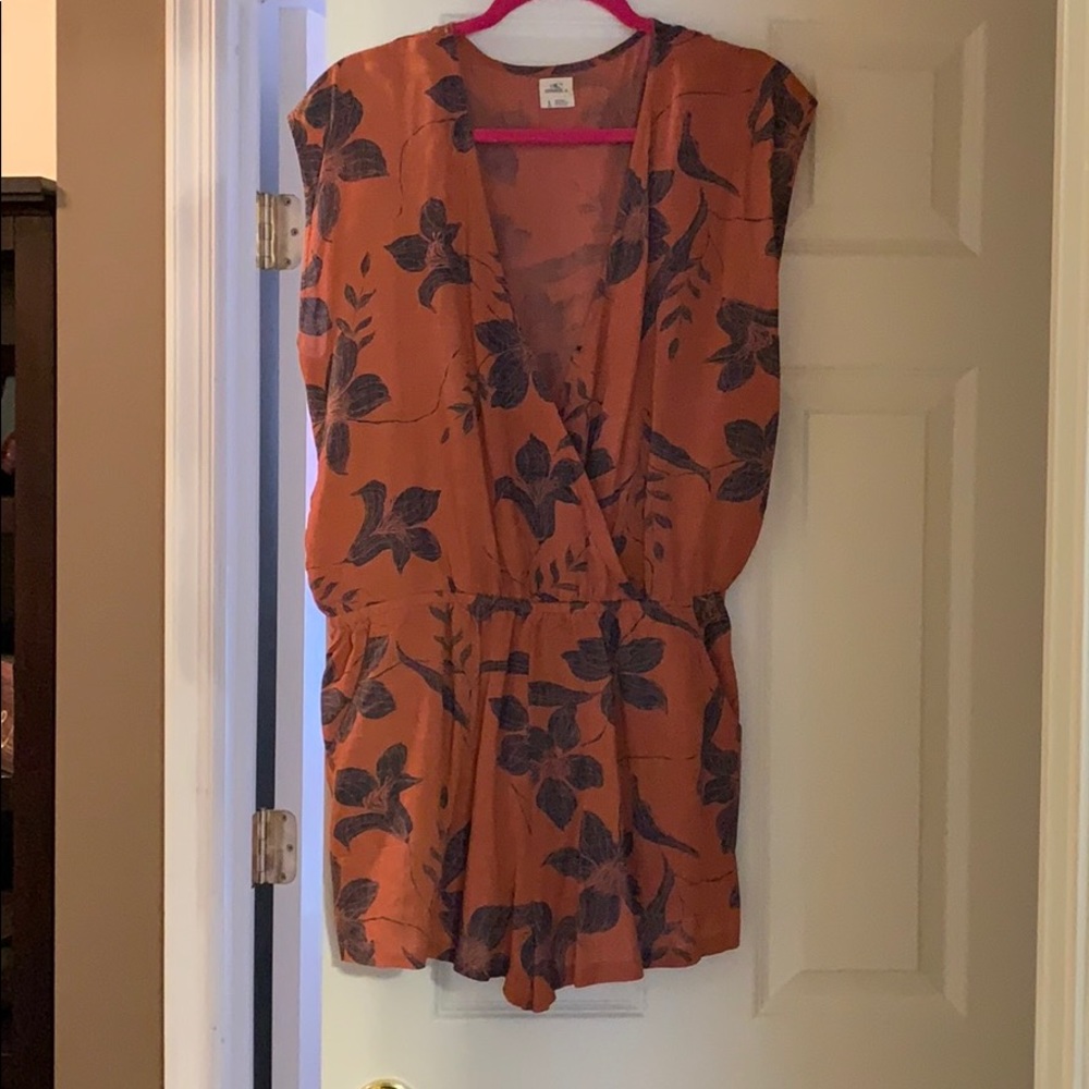 O’Neill romper with pockets!